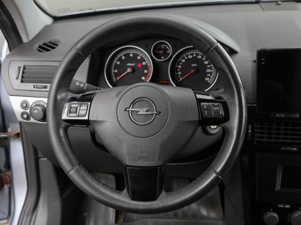 Opel Astra H Рестайлинг с пробегом 2011 года, цена 649 000 рублей, 188226 км, универсал, Автокод Объявления