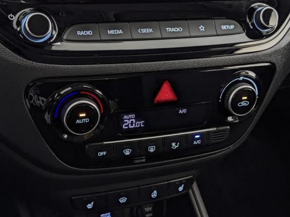 Hyundai Solaris II Рестайлинг с пробегом 2022 года, цена 1 890 000 рублей, 36733 км, седан, Автокод Объявления