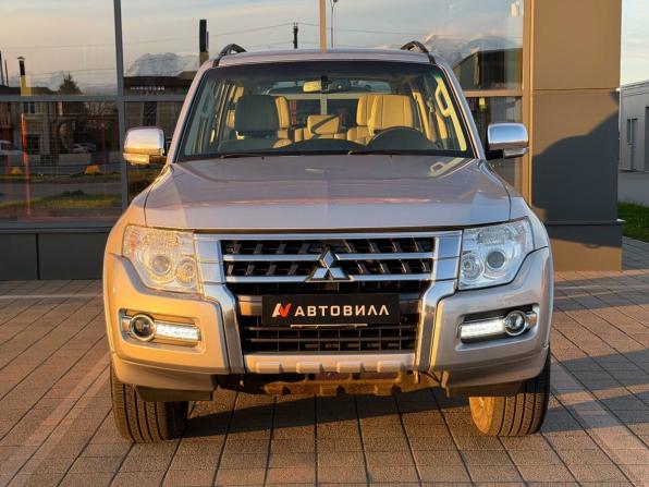 Mitsubishi Pajero IV Рестайлинг 2 с пробегом 2017 года, цена 3 750 000 рублей, 45767 км, внедорожник, Автокод Объявления