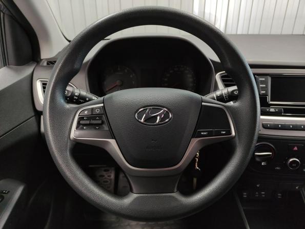 Hyundai Solaris II с пробегом 2017 года, цена 1 299 000 рублей, 96571 км, седан, Автокод Объявления