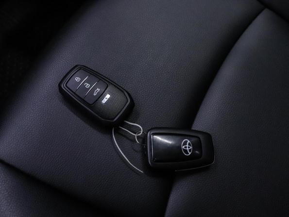 Toyota RAV4 V (XA50) с пробегом 2021 года, цена 3 510 000 рублей, 44139 км, внедорожник, Автокод Объявления