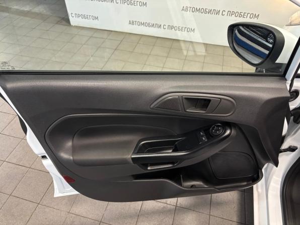 Ford Fiesta Mk6 Рестайлинг с пробегом 2016 года, цена 599 000 рублей, 92282 км, седан, Автокод Объявления