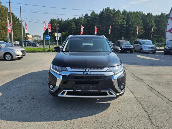 Mitsubishi Outlander III Рестайлинг 3 с пробегом 2020 года, цена 2 349 995 рублей, 122441 км, внедорожник, Автокод Объявления