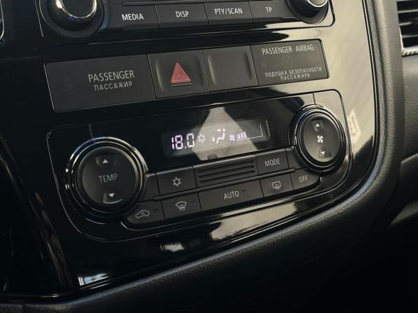 Mitsubishi Outlander III Рестайлинг 2 с пробегом 2016 года, цена 1 529 000 рублей, 178997 км, внедорожник, Автокод Объявления