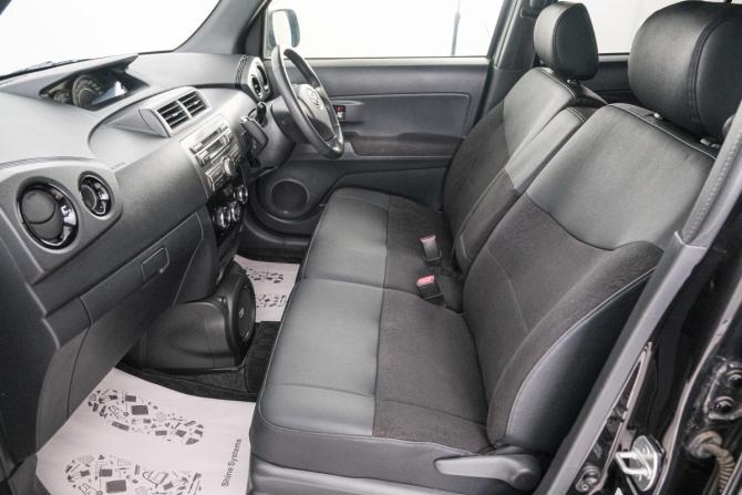 Toyota bB II Рестайлинг с пробегом 2016 года, цена 1 249 000 рублей, 104000 км, компактвэн, Автокод Объявления