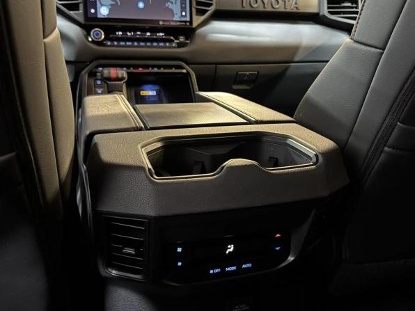 Toyota Sequoia III с пробегом 2023 года, цена 14 497 000 рублей, 38710 км, внедорожник, Автокод Объявления
