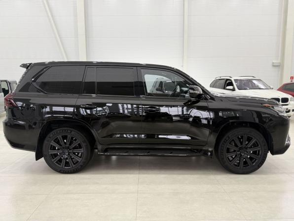 Lexus LX III Рестайлинг 2 с пробегом 2018 года, цена 9 300 000 рублей, 76845 км, внедорожник, Автокод Объявления