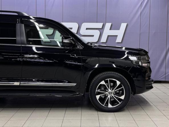 Toyota Land Cruiser 200 Series Рестайлинг 2 с пробегом 2018 года, цена 8 099 000 рублей, 215460 км, внедорожник, Автокод Объявления