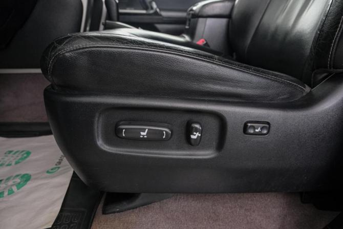 Toyota Land Cruiser 200 Series Рестайлинг 1 с пробегом 2012 года, цена 3 689 000 рублей, 166000 км, внедорожник, Автокод Объявления