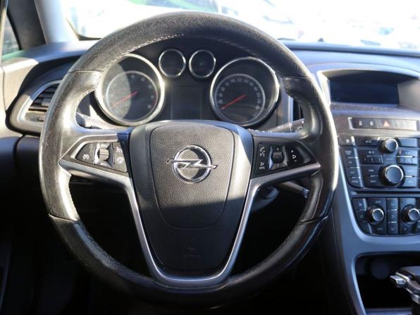 Opel Astra J Рестайлинг с пробегом 2013 года, цена 449 000 рублей, 222000 км, седан, Автокод Объявления