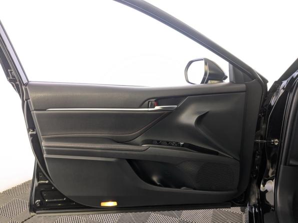 Toyota Camry VIII (XV70) Рестайлинг с пробегом 2021 года, цена 3 495 000 рублей, 56398 км, седан, Автокод Объявления