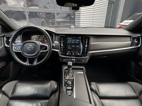 Volvo V90 Cross Country I с пробегом 2018 года, цена 3 190 000 рублей, 81821 км, универсал, Автокод Объявления