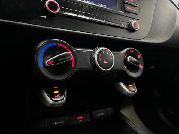 Kia Rio IV Рестайлинг с пробегом 2021 года, цена 1 230 000 рублей, 160988 км, седан, Автокод Объявления