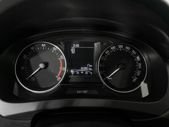 Skoda Rapid I с пробегом 2015 года, цена 902 000 рублей, 123000 км, лифтбек, Автокод Объявления