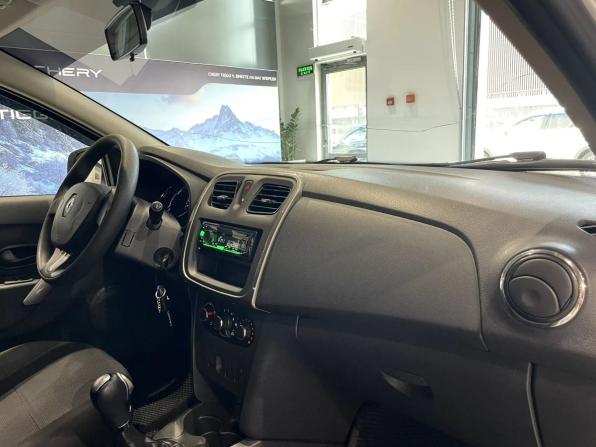 Renault Logan II с пробегом 2017 года, цена 800 000 рублей, 95429 км, седан, Автокод Объявления