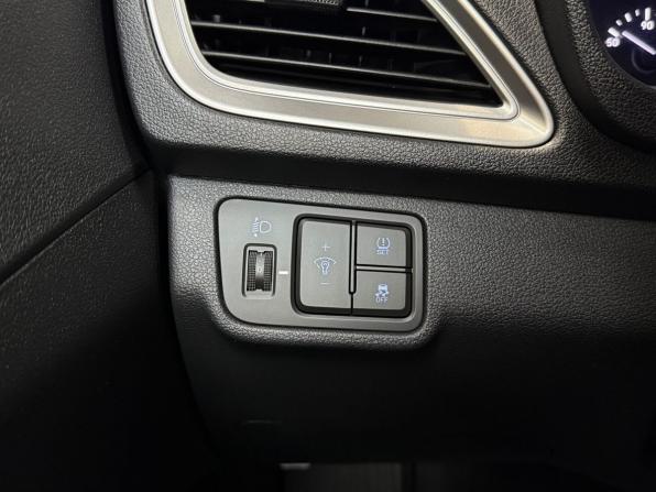 Hyundai Solaris II с пробегом 2019 года, цена 1 495 000 рублей, 131557 км, седан, Автокод Объявления