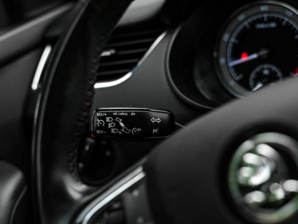 Skoda Octavia III (A7) Рестайлинг с пробегом 2017 года, цена 1 590 000 рублей, 122864 км, универсал, Автокод Объявления