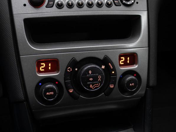 Peugeot 408 I с пробегом 2012 года, цена 598 000 рублей, 185799 км, седан, Автокод Объявления