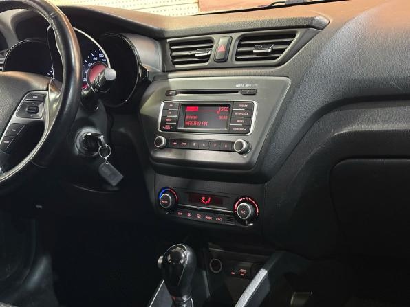 Kia Rio III Рестайлинг с пробегом 2017 года, цена 1 249 000 рублей, 180125 км, седан, Автокод Объявления