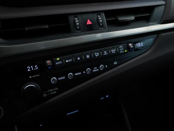 Lexus ES VII с пробегом 2020 года, цена 3 770 090 рублей, 82605 км, седан, Автокод Объявления