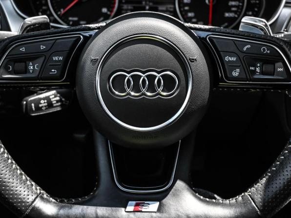 Audi A6 IV (C7) Рестайлинг с пробегом 2016 года, цена 2 764 000 рублей, 234144 км, седан, Автокод Объявления