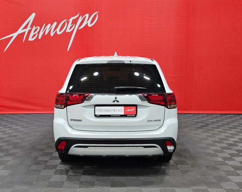 Mitsubishi Outlander III Рестайлинг 3 Вологда  - изображение 4