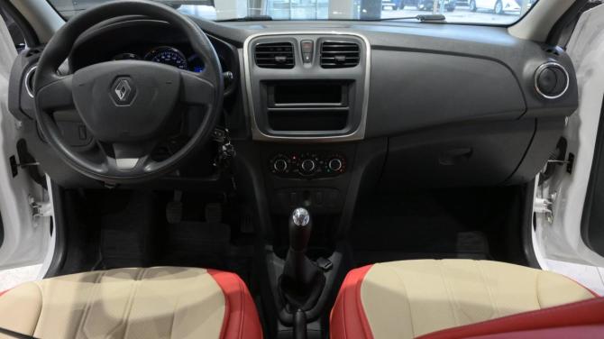 Renault Logan II с пробегом 2018 года, цена 830 000 рублей, 52000 км, седан, Автокод Объявления