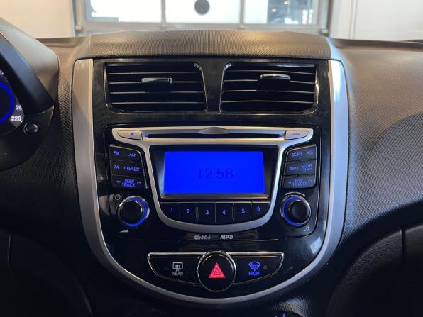 Hyundai Solaris I с пробегом 2013 года, цена 670 000 рублей, 156239 км, седан, Автокод Объявления