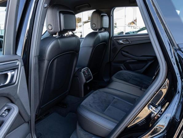 Porsche Macan I Рестайлинг с пробегом 2018 года, цена 3 729 000 рублей, 88256 км, внедорожник, Автокод Объявления