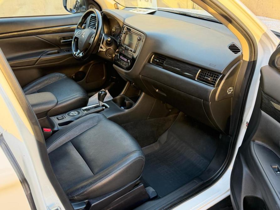 Mitsubishi Outlander III Рестайлинг 2 Санкт-Петербург  - изображение 9