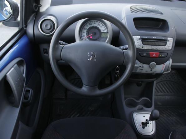 Peugeot 107 I с пробегом 2009 года, цена 319 000 рублей, 200000 км, хэтчбек, Автокод Объявления
