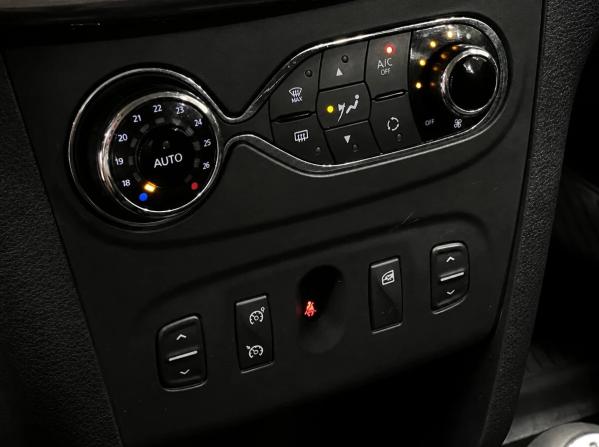 Renault Sandero II с пробегом 2016 года, цена 880 000 рублей, 152310 км, хэтчбек, Автокод Объявления