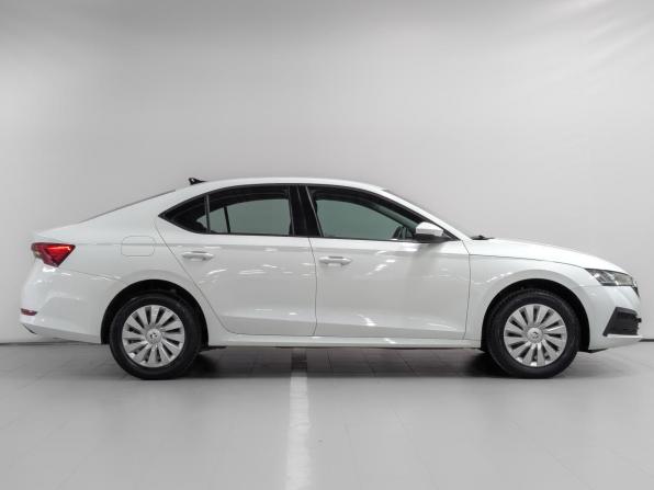 Skoda Octavia IV (A8) с пробегом 2021 года, цена 2 190 000 рублей, 65726 км, лифтбек, Автокод Объявления