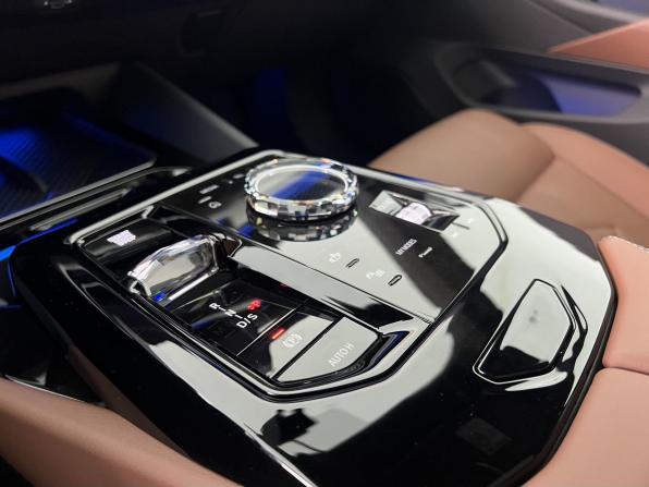 BMW 5 серии VIII (G60/G61/G68) с пробегом 2025 года, цена 9 770 000 рублей, 1481 км, седан, Автокод Объявления