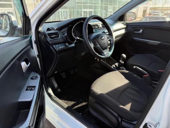 Kia Rio III Рестайлинг с пробегом 2016 года, цена 990 000 рублей, 138220 км, седан, Автокод Объявления