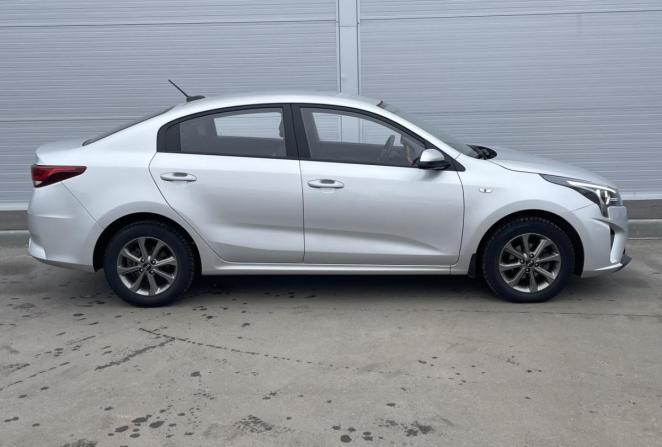 Kia Rio IV Рестайлинг с пробегом 2021 года, цена 1 770 000 рублей, 33877 км, седан, Автокод Объявления