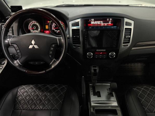 Mitsubishi Pajero IV Рестайлинг 2 с пробегом 2019 года, цена 3 950 000 рублей, 15000 км, внедорожник, Автокод Объявления