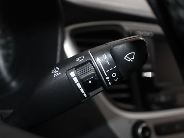 Hyundai Solaris II с пробегом 2018 года, цена 1 329 900 рублей, 156442 км, седан, Автокод Объявления