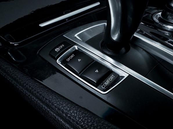 BMW 5 серии VI (F10/F11/F07) Рестайлинг с пробегом 2013 года, цена 1 800 000 рублей, 169045 км, седан, Автокод Объявления