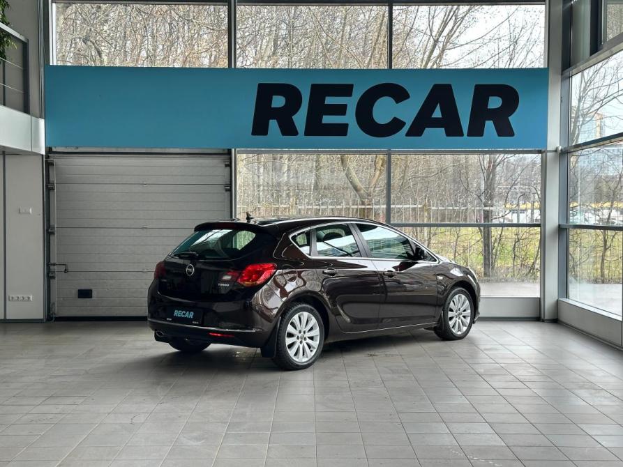 Opel Astra J Рестайлинг Санкт-Петербург  - изображение 5