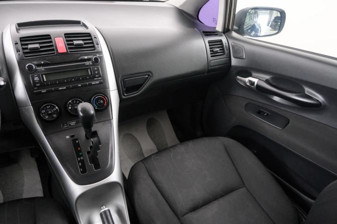 Toyota Auris I Рестайлинг с пробегом 2011 года, цена 1 079 000 рублей, 179000 км, хэтчбек, Автокод Объявления