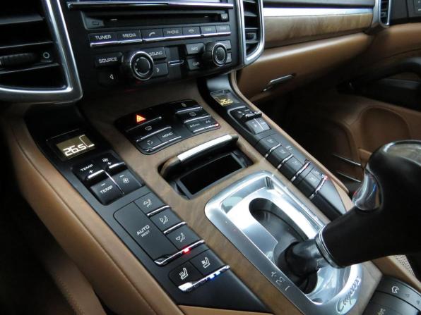 Porsche Cayenne II (958) с пробегом 2012 года, цена 1 870 000 рублей, 302500 км, внедорожник, Автокод Объявления