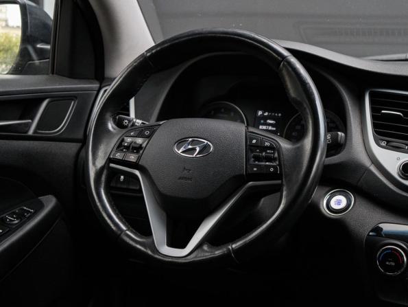 Hyundai Tucson III Рестайлинг с пробегом 2018 года, цена 1 690 000 рублей, 298385 км, внедорожник, Автокод Объявления