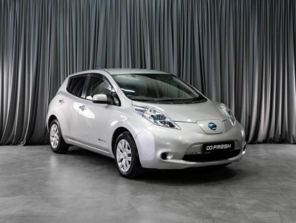Nissan Leaf I (ZE0/AZE0) с пробегом 2010 года, цена 519 000 рублей, 122799 км, хэтчбек, Автокод Объявления