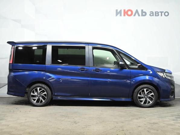 Honda Stepwgn V Рестайлинг с пробегом 2018 года, цена 2 400 000 рублей, 119800 км, минивэн, Автокод Объявления