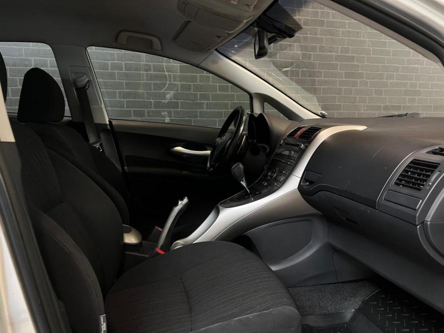 Toyota Auris I Челябинск  - изображение 7