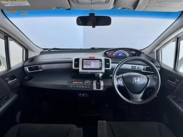 Honda Freed I Рестайлинг с пробегом 2012 года, цена 1 099 000 рублей, 208000 км, компактвэн, Автокод Объявления