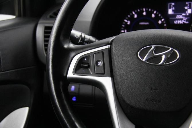 Hyundai Solaris I Рестайлинг с пробегом 2016 года, цена 1 075 000 рублей, 123924 км, седан, Автокод Объявления