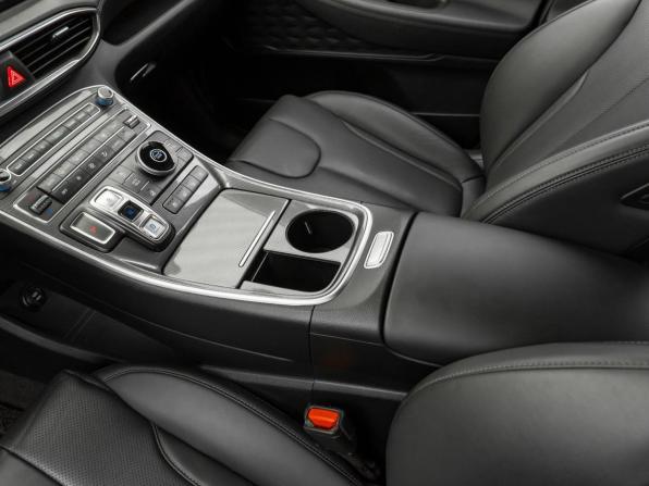 Hyundai Santa Fe IV Рестайлинг с пробегом 2022 года, цена 4 500 000 рублей, 42280 км, внедорожник, Автокод Объявления