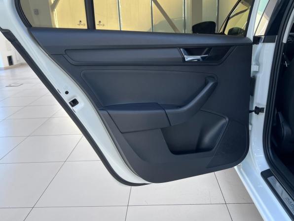 Skoda Rapid I Рестайлинг с пробегом 2019 года, цена 1 290 000 рублей, 108000 км, лифтбек, Автокод Объявления